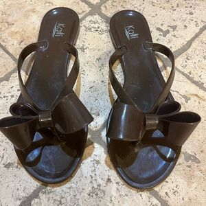 Kali Brown Bow Sandals Size 9 Flip Flops